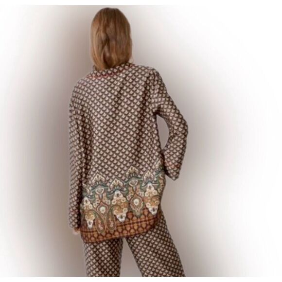 ✨ZARA PRINTED SZ MEDIUM SHIRT WITH PIPING✨ - Picture 4 of 7